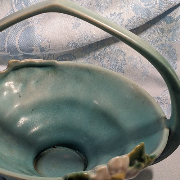 Americana History Vintage Roseville Pottery White Rose On Blue Basket #362-8 - Picture 5 of 10